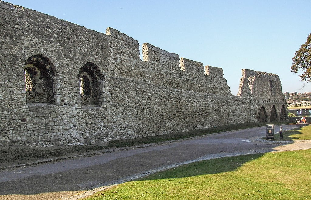 Battlements and crenellations of Rochester Castle.