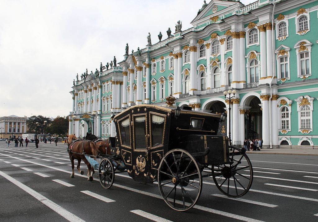 A buggy in front of the Winter Palace.