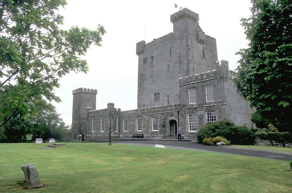 A stunning seide view of Knappogue Castle.