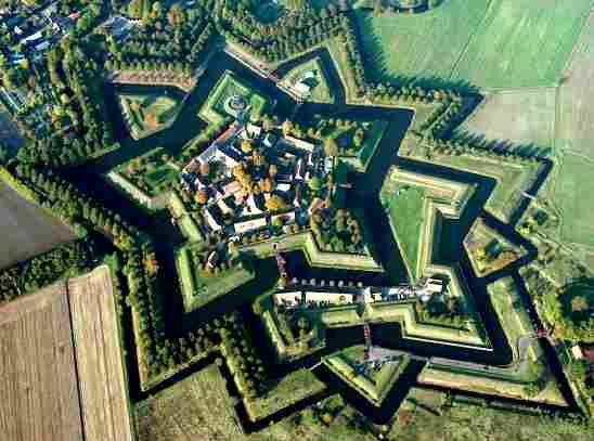 The star-shaped plan of Fort Bourtange.