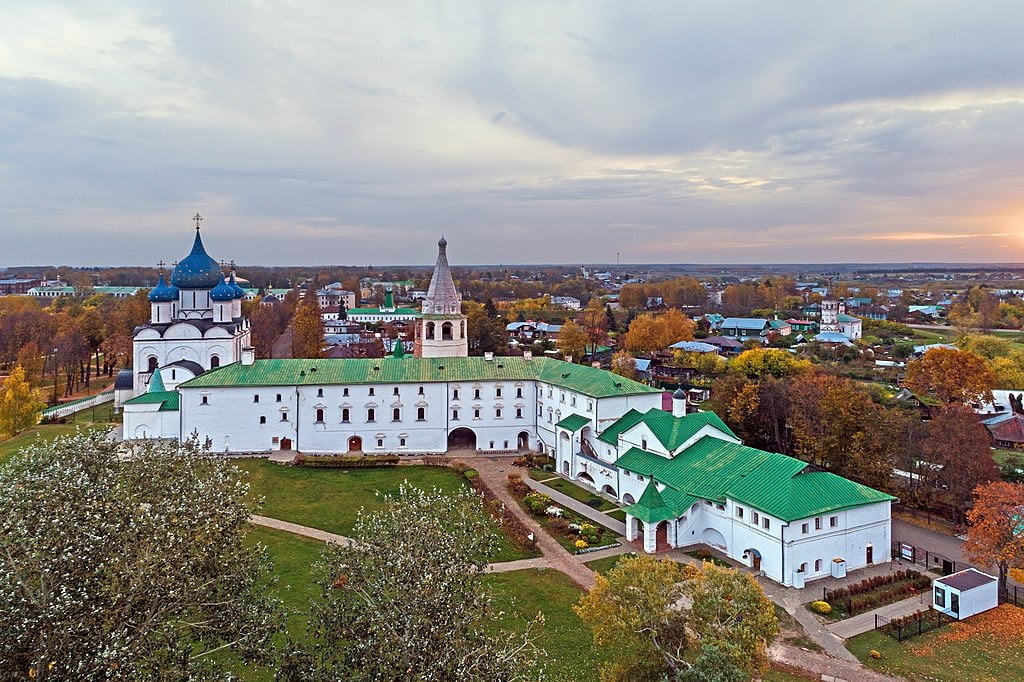 Suzdal Kremlin surrounded by gorgeous autumn colors.