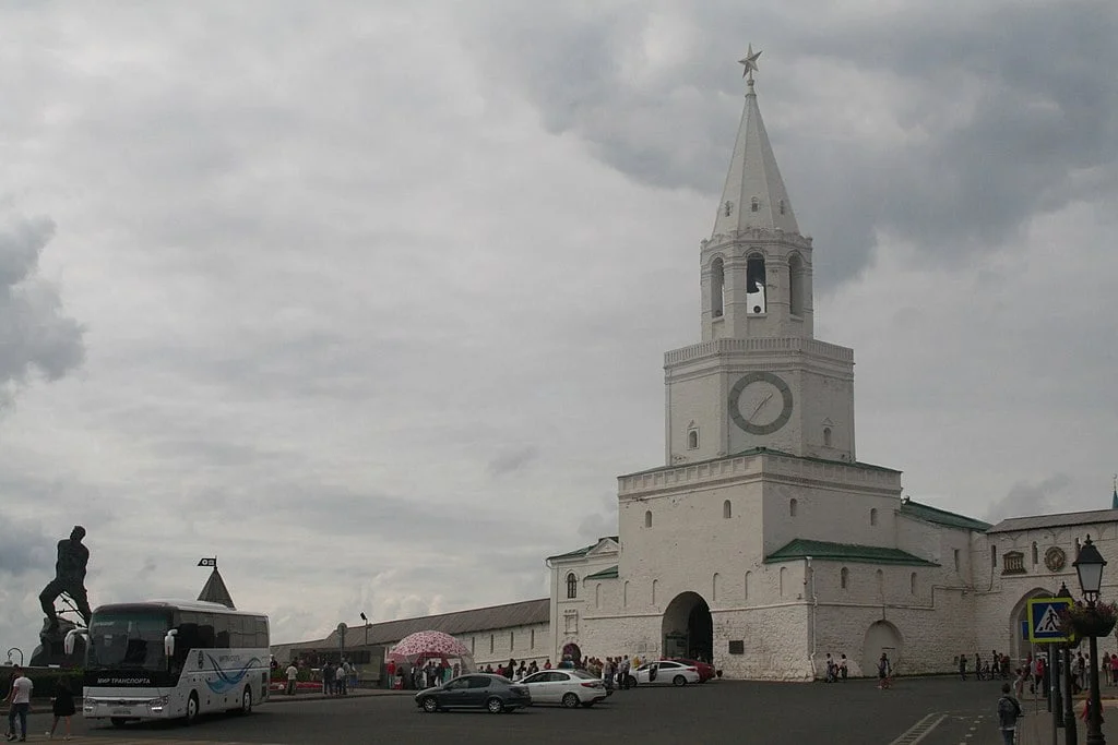 The entrance to the Kazan Kremlin with visitors.