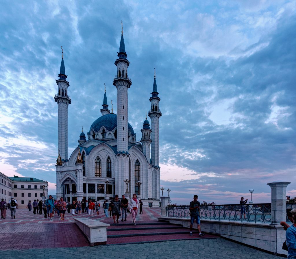 Visiting tourists around Kremlin Castle.