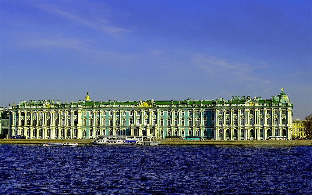 Looking at the Winter Palace across the river.